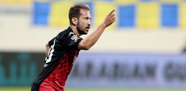 Everton Ribeiro comemora gol nos Emirados Árabes - Divulgação