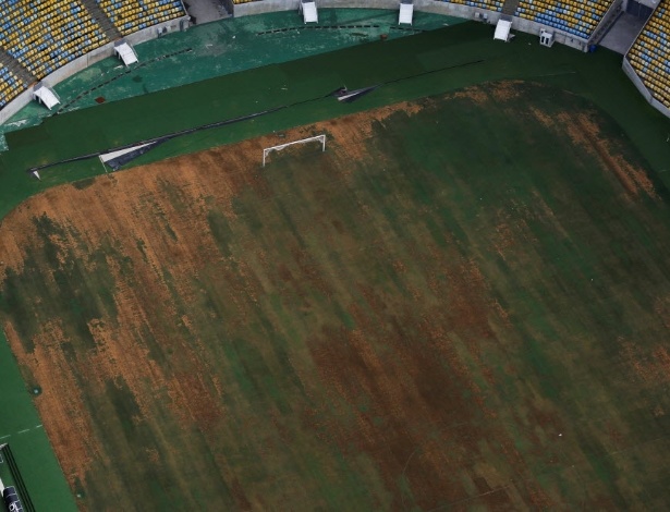 Maracanã deteriorado e sem condições de receber partidas - REUTERS/Nacho Doce