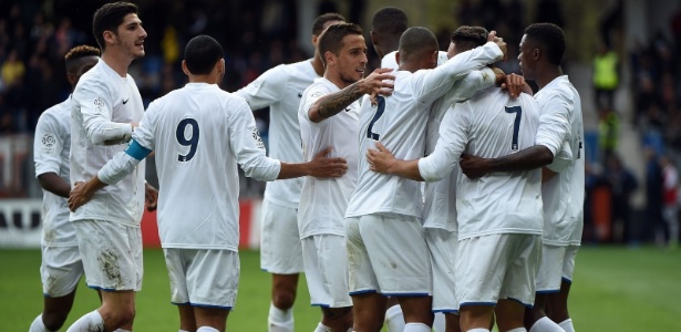 Toulouse jogou com uniforme branco, sem patrocínio e sem o escudo do clube - AFP