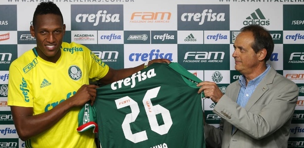 Genaro Marino apresentou Yerri Mina no Palmeiras - Cesar Greco/Ag. Palmeiras/Divulgação - Cesar Greco/Ag. Palmeiras/Divulgação