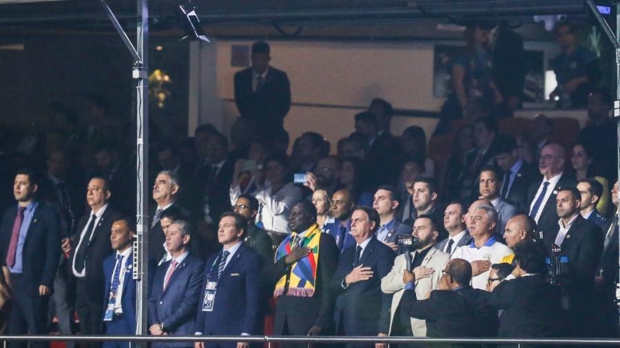 Presidente Jair Bolsonaro (centro) acompanhou estreia da seleção na Copa América em tribuna VIP do Morumbi - Divulgação