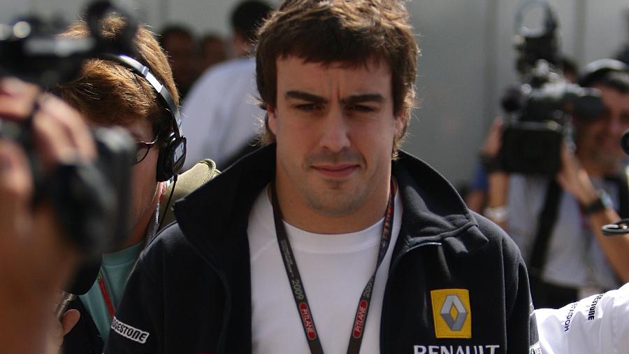 Fernando Alonso teve duas passagens pela Renault, sendo a última entre 2008 e 2009 - Martin Rickett/PA Images via Getty Images