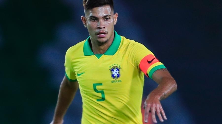 Capitão da seleção, Bruno Guimarães é dos mais experientes, mas nunca jogou Brasil x Argentina - Daniel Munoz/VIEW press/Getty Image
