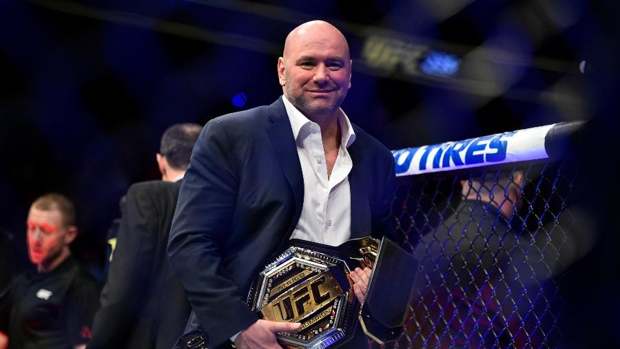 Dana White exibe cinturão do UFC - Brandon Magnus/Zuffa LLC via Getty Images