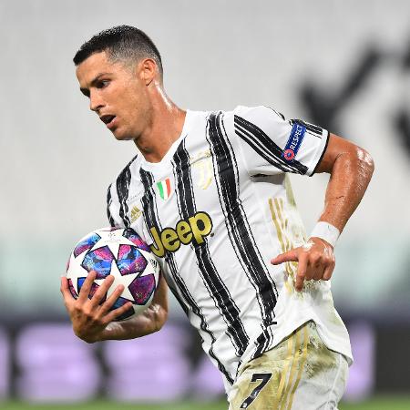 Cristiano Ronaldo foi criticado pelo ministro italiano dos esportes, Vincenzo Spadafora - REUTERS/Massimo Pinca