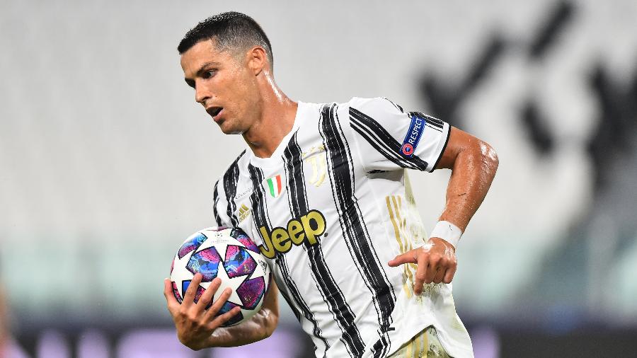Gol de Cristiano Ronaldo durante Juventus x Lyon foi eleito o mais bonito da Liga dos Campeões - REUTERS/Massimo Pinca