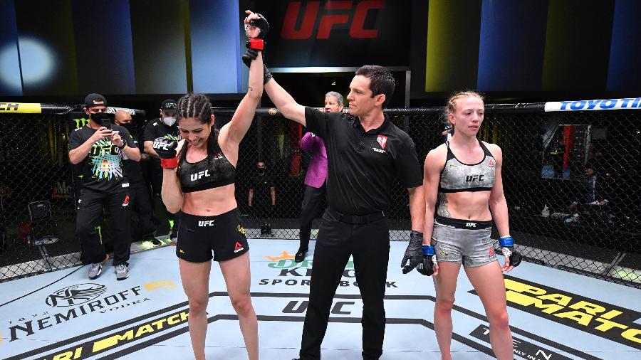 Polyana Viana vence Emily Whitmire no UFC em 29 de agosto de 2020 - Jeff Bottari/Zuffa LLC via Getty Images