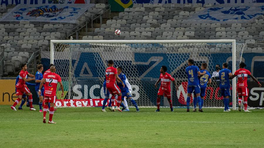 Cruzeiro estreou dentro de casa na Série B, mas voltou a ser derrotado no campeonato - Alessandra Torres/AGIF