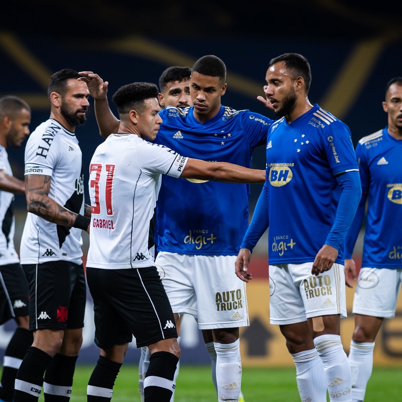 Último reforço adquirido pelo Botafogo, Lucas Cardoso, diz estar