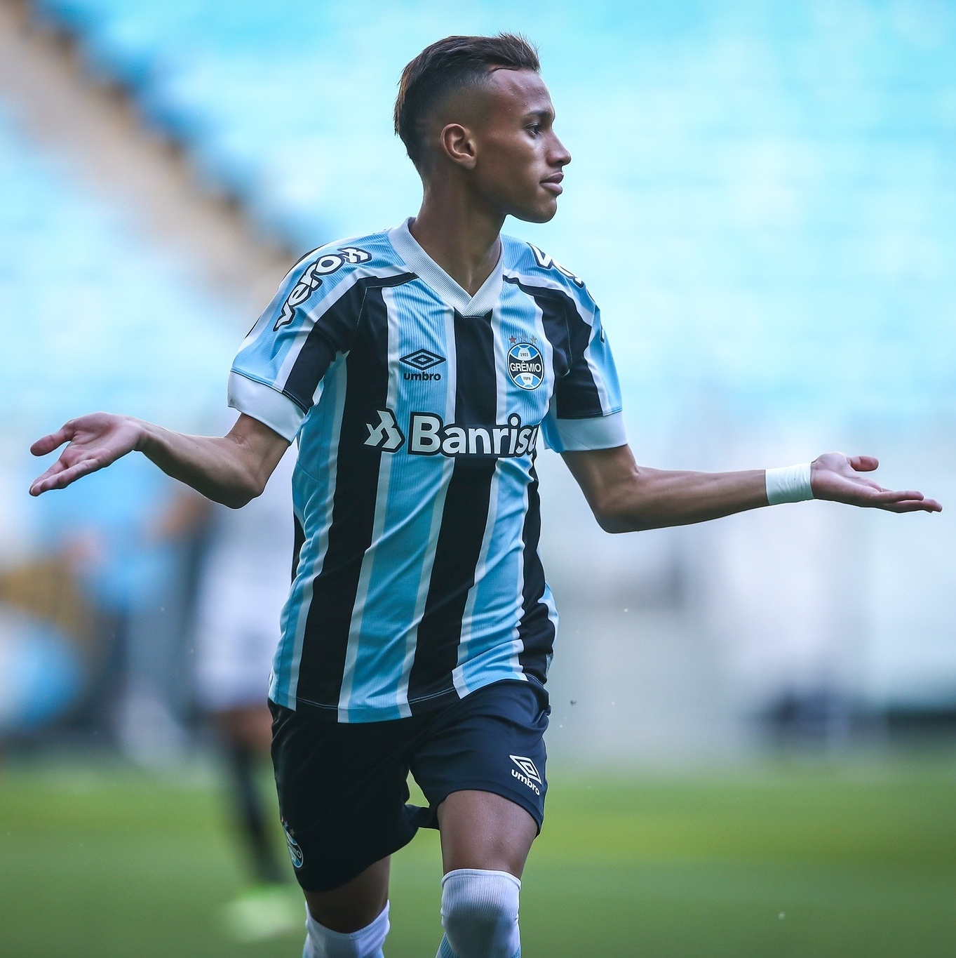 CARROS DOS JOGADORES DO GRÊMIO 2021 (COM VALORES) 