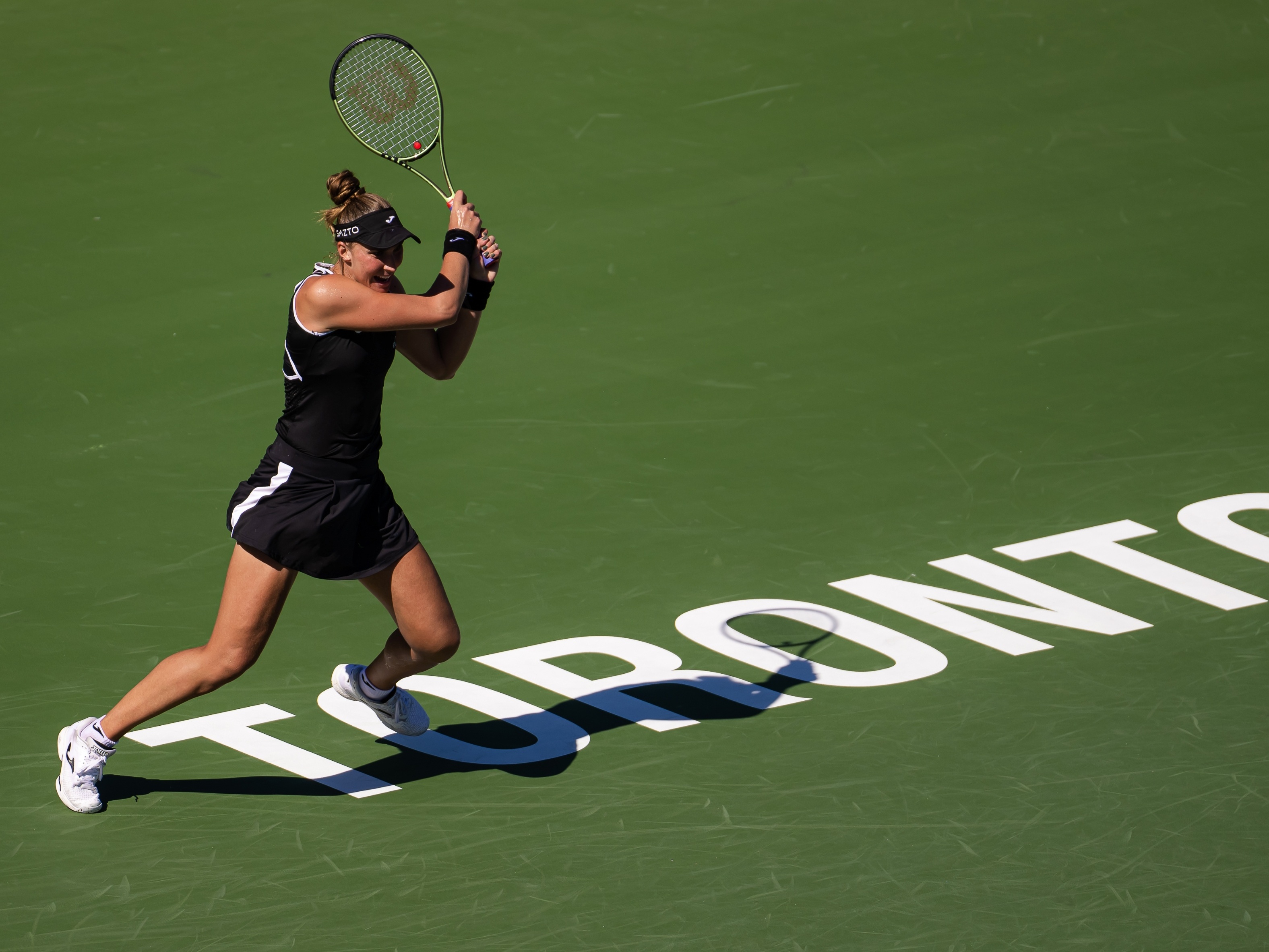 Ainda sem estar 100%, Bia Haddad Maia cai em estreia no WTA 1000 de Pequim