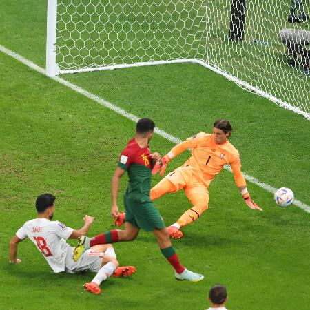 Gonçalo Ramos marca seu segundo gol na partida entre Portugal e Suíça - Marc Atkins/Getty Images