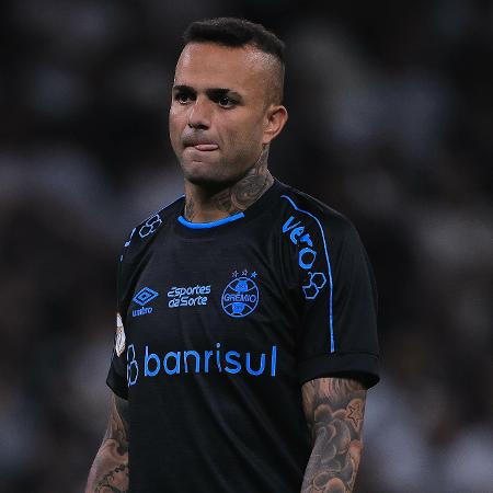 Luan, jogador do Grêmio, em partida pelo Brasileirão