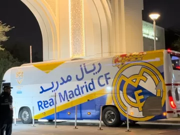 Real Madrid atrasa e chega em Doha com Mbappé e Vini Jr na véspera da final