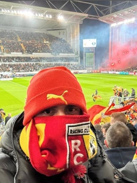 Raphael Varane se disfaçou e asssistiu ao jogo do Lens na Copa da França na arquibancada - Reprodução Instagram