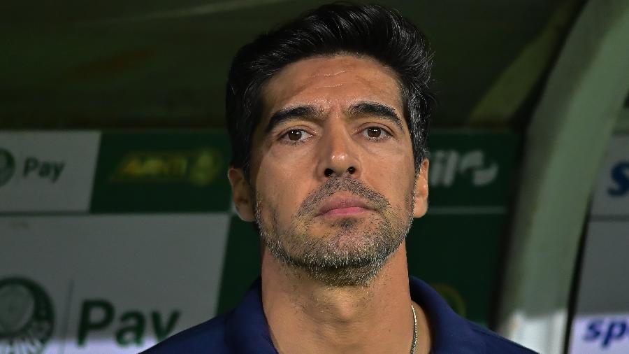Abel Ferreira, técnico do Palmeiras, durante jogo contra o Fortaleza, no Allianz Parque, pelo Brasileirão