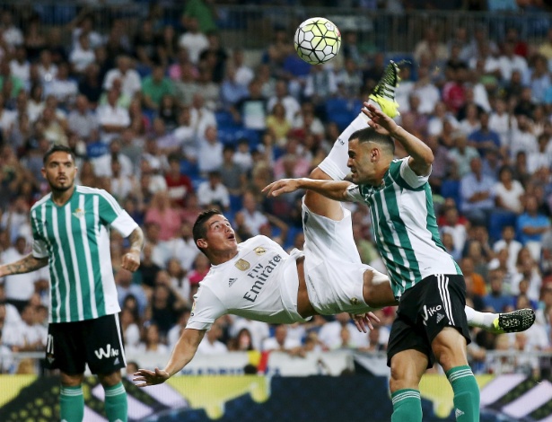 Insatisfeito, James Rodriguez quer garantir aumento salarial no Real Madrid - Andrea Comas/Reuters