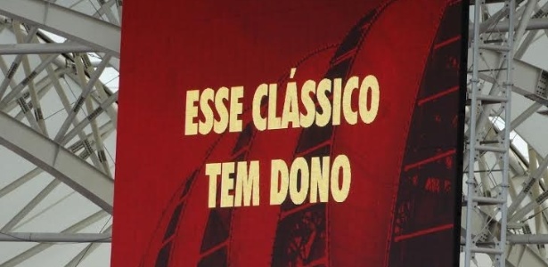 Telão do Beira-Rio após o clássico Gre-Nal deste domingo, com vitória do Inter - Jeremias Wernek/UOL