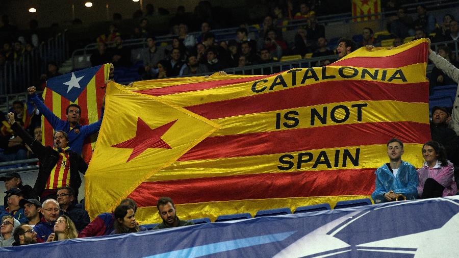 Manifestações a favor da independência da Catalunha são comuns no Camp Nou - David Ramos/Getty Images
