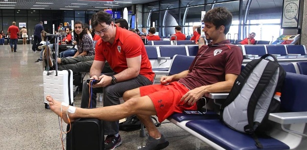 Rodrigo Caio fez tratamento fisioterápico no aeroporto de Fortaleza - São Paulo/Oficial