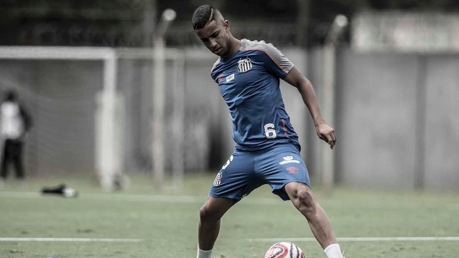 Lateral-esquerdo Jorge em treino do Santos no CT Rei Pelé - Ivan Storti/Santos FC