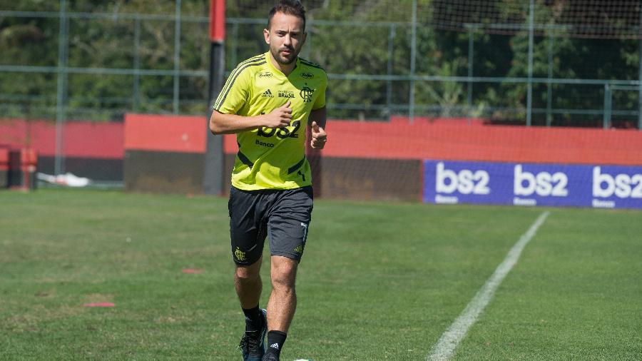 Éverton Ribeiro treina no Flamengo e pode voltar contra o Emelec - Alexandre Vidal/Flamengo