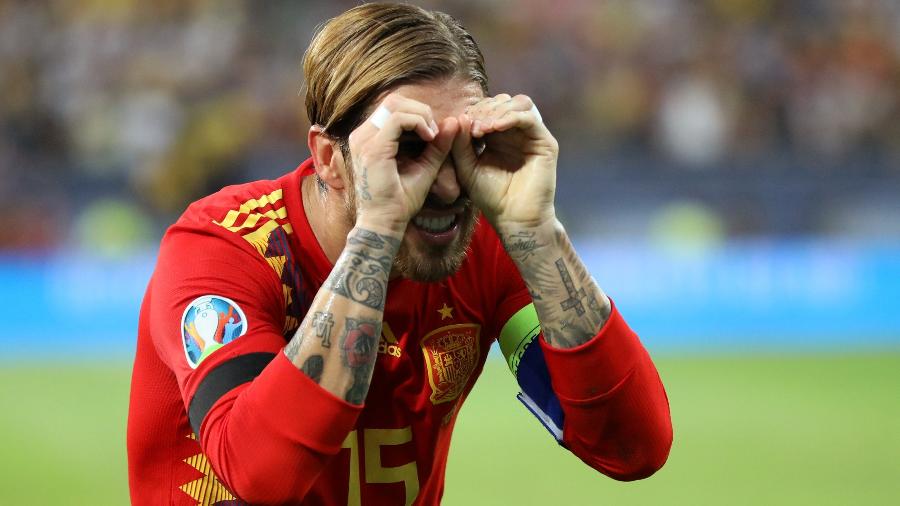 Sergio Ramos comemora em jogo entre Espanha e Romênia - George Calin/Reuters