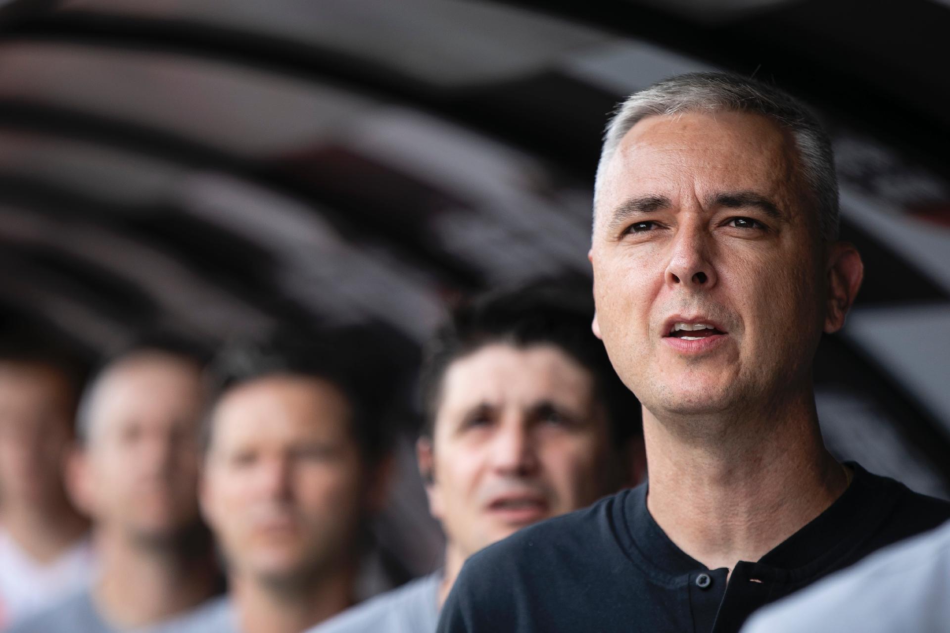 A paralisação das competições vai ajudar ou atrapalhar Tiago Nunes?