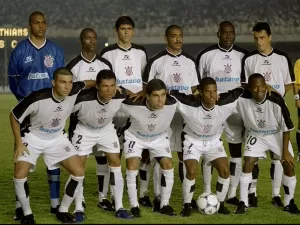 Provável uniforme do Corinthians em 2025 será em alusão ao Mundial de 2000