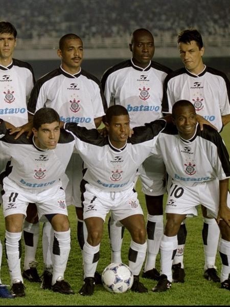 Elenco do Corinthians campeão mundial em 2000 - Getty Images