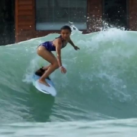 Sky Brown surfou em uma piscina de ondas após sofrer grave acidente - Reprodução/Instagram