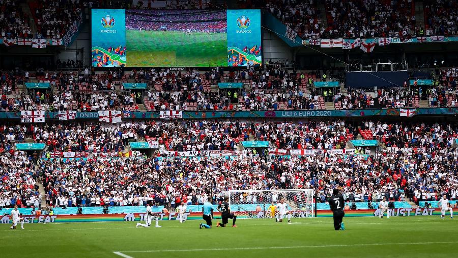 Cerca de 45 mil pessoas estiveram em Wembley nas oitavas de final entre Inglaterra e Alemanha; nas semis serão até 60 mil torcedores, equivalente a 66% da capacidade total - Christian Charisius via Getty Images
