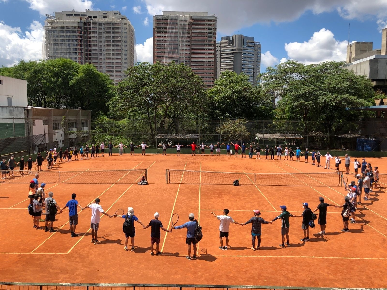 Brasília oferece quadras públicas para jogadores de tênis