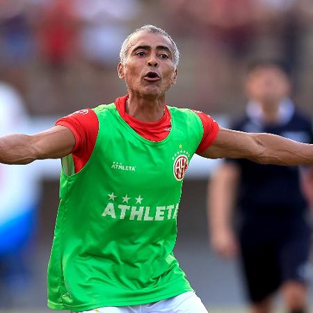 Romário durante partida do América-RJ pela segunda divisão do Campeonato Carioca