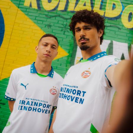 Mauro Junior e André Ramalho exibem terceiro uniforme do PSV