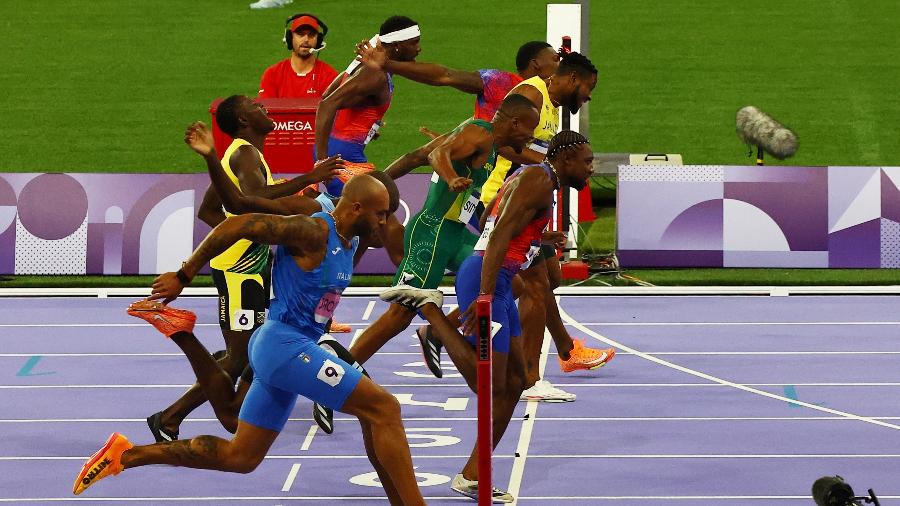 Chegada da final dos 100m rasos, vencida por Noah Lyles