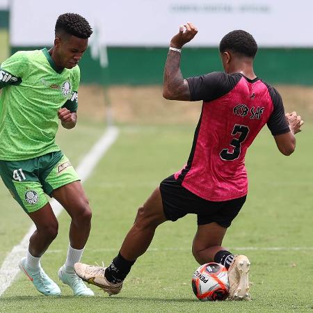 Estêvão, em jogo-treino entre Palmeiras e São Bernardo