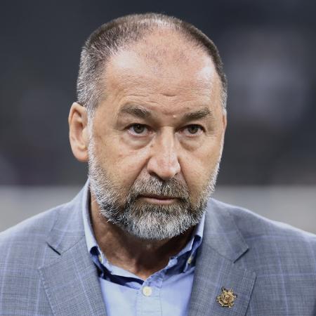 Presidente mobiliza aliados para uma força-tarefa contra presidente do Conselho Presidente mobiliza aliados para uma força-tarefa contra presidente do Conselho