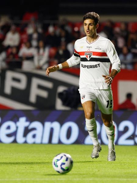 Juan Dinenno durante sua estreia pelo São Paulo Juan Dinenno durante sua estreia pelo São Paulo