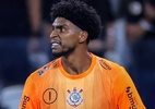 Hugo Souza desfalca treino do Corinthians e vira dúvida contra o Bragantino