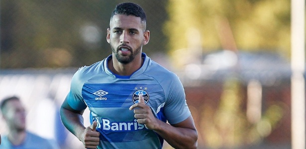 Michel, volante do Grêmio, deve ser comprado e permanecer no clube em 2018 - Lucas Uebel/Divulgação Grêmio