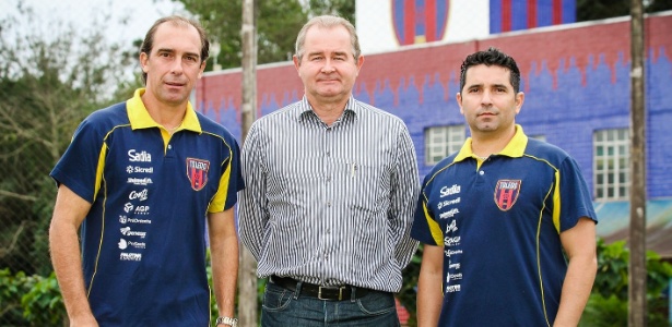 Paulo Baier, Carlos Dulaba, presidente do Toledo, e o auxiliar Silmar Prestes - Albert Egon / M4S
