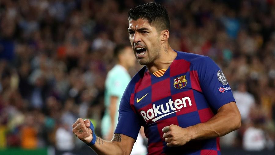Luis Suárez comemorando após marcar pelo Barcelona - Sergio Perez/Reuters