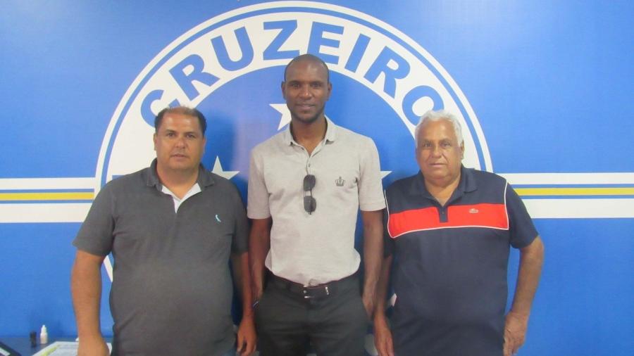 Éric Abidal visitou a Toca da Raposa e conheceu as dependências das categorias de base do Cruzeiro - Rodolfo Rodrigues/Cruzeiro