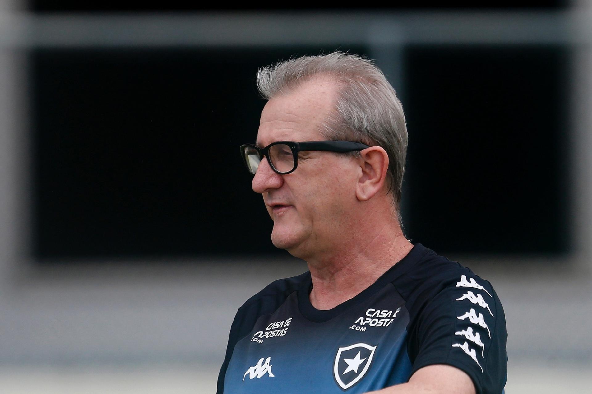 Morre Rene Weber Ex Jogador E Auxiliar Tecnico Vitima Da Covid 19 16 12 2020 Uol Esporte