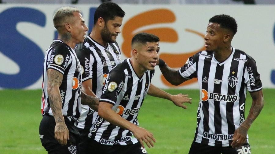 Jogadores do Atlético-MG comemoram gol de Savarino contra o Palmeiras pelo Brasileirão - Fernando Moreno/AGIF