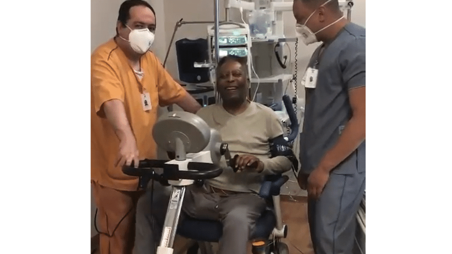 Pelé volta a publicar vídeo em fisioterapia e se diz "animado" na recuperação - Instagram