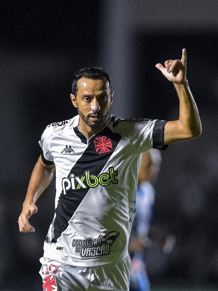 Nenê, do Vasco, durante o jogo contra o CSA em jogo válido pela Série B - Thiago Ribeiro/AGIF - Agência de Fotografia/Estadão Conteúdo