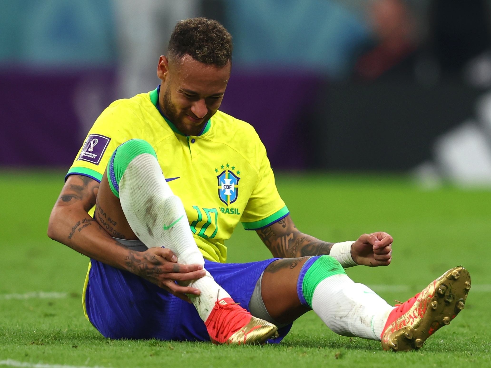 Lesionado, atacante Neymar desabafa após confirmação de cirurgia no joelho;  confira - Folha PE