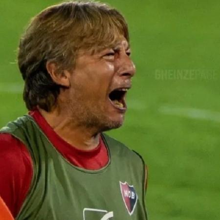 Gabriel Heinze chora com vitória do Newell's Old Boys no Campeonato Argentino